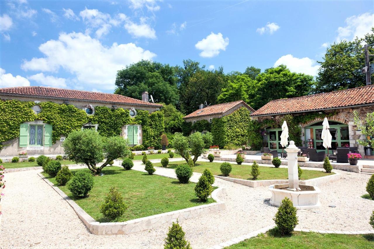 Hotel Camping Les Gorges Du Chambon Eymouthiers  Exterior foto